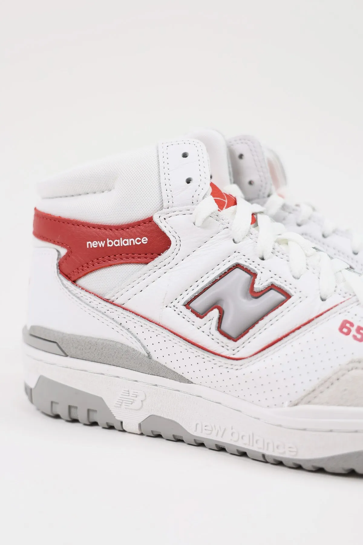 650 - White/Red