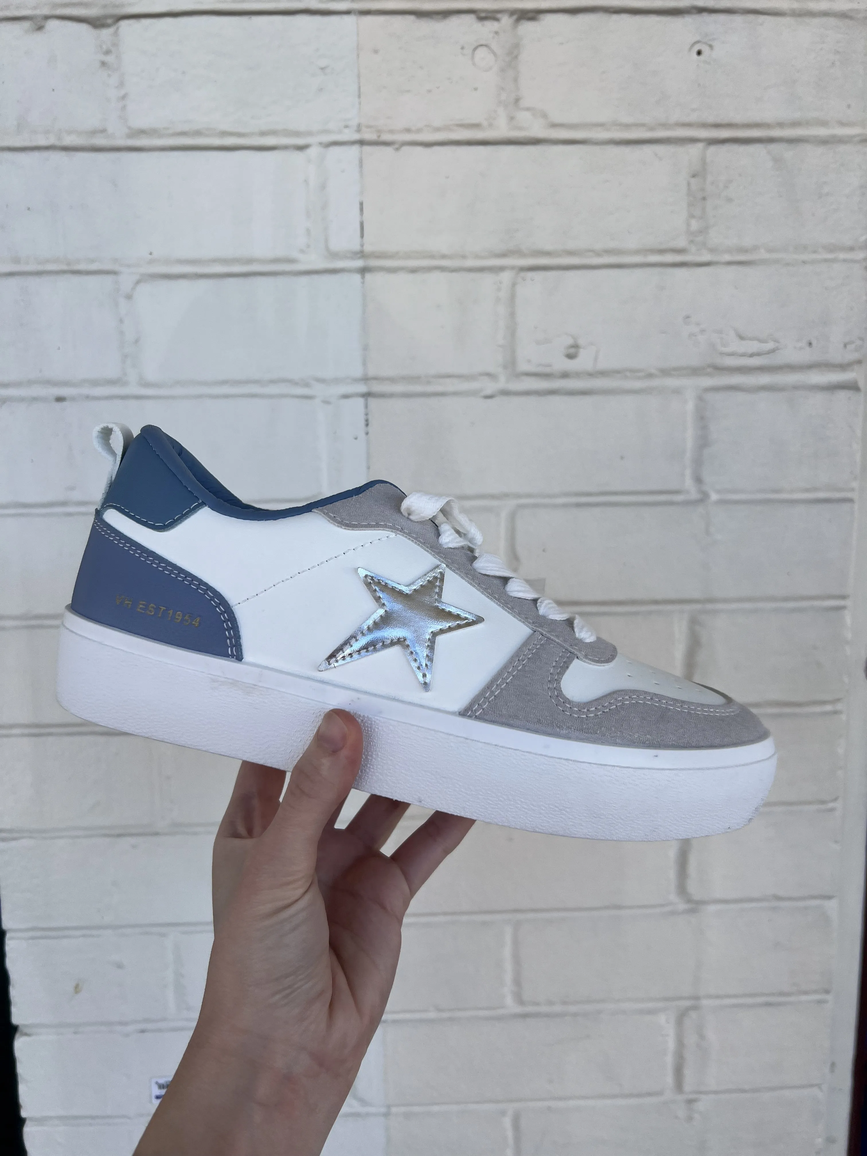 AURA 16 VH SNEAKER