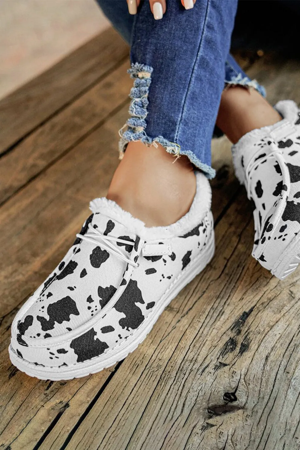 Bright White Cow Pattern Lace-up Decor Front Slip-on Flats