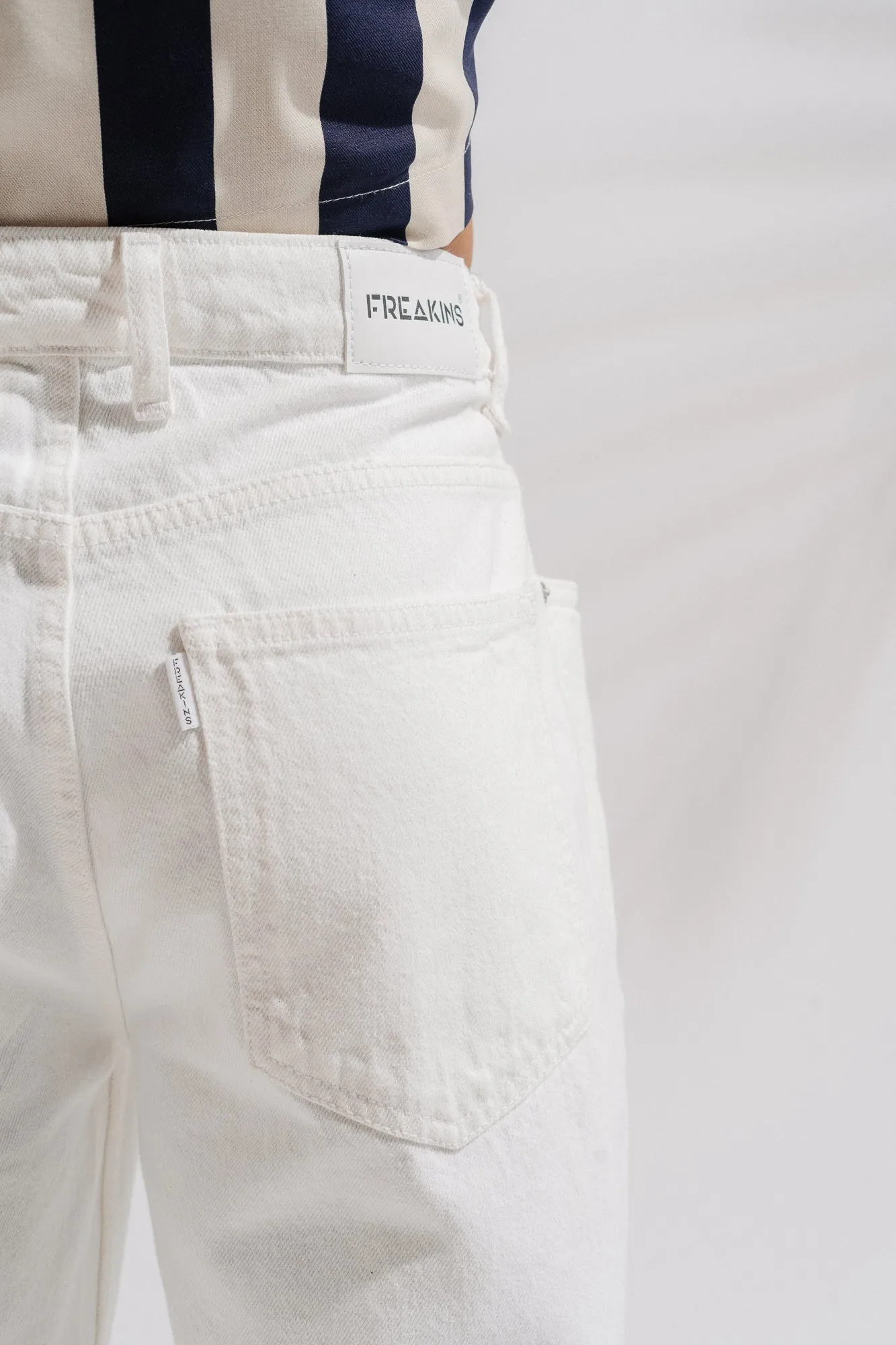 Distressed White Men's Jeans