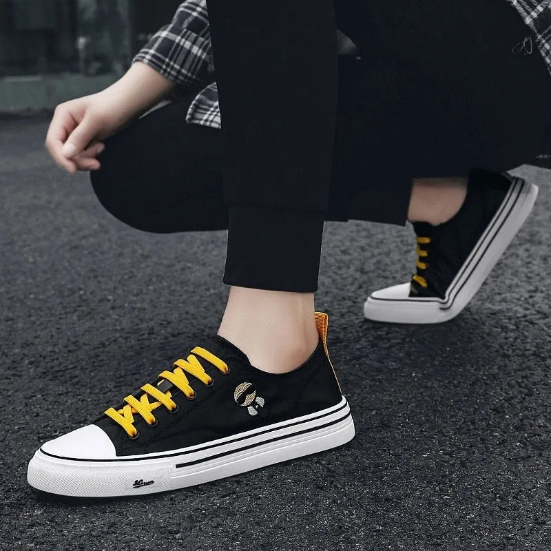 Embroidery Decor Low Top Canvas Sneakers