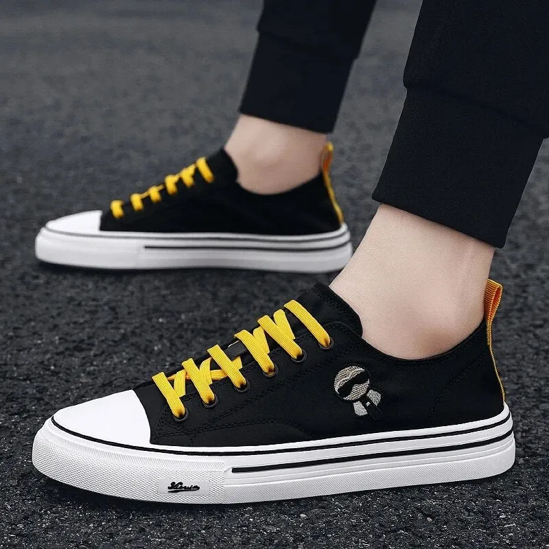 Embroidery Decor Low Top Canvas Sneakers