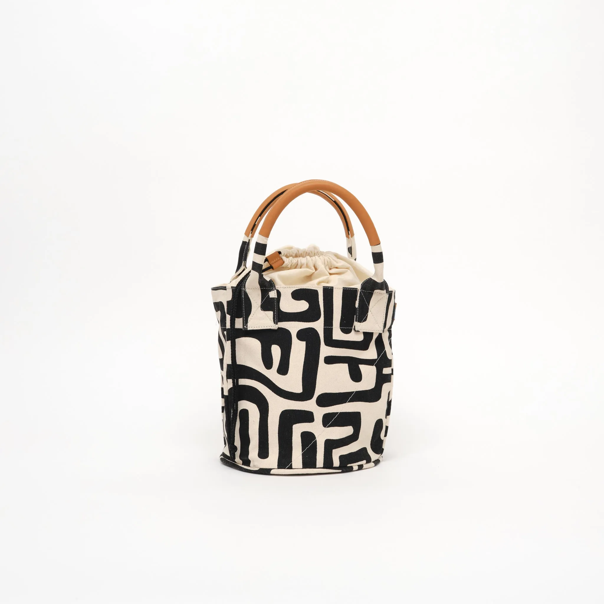 FINAL SALE: Daytripper Bag - Black Kuba