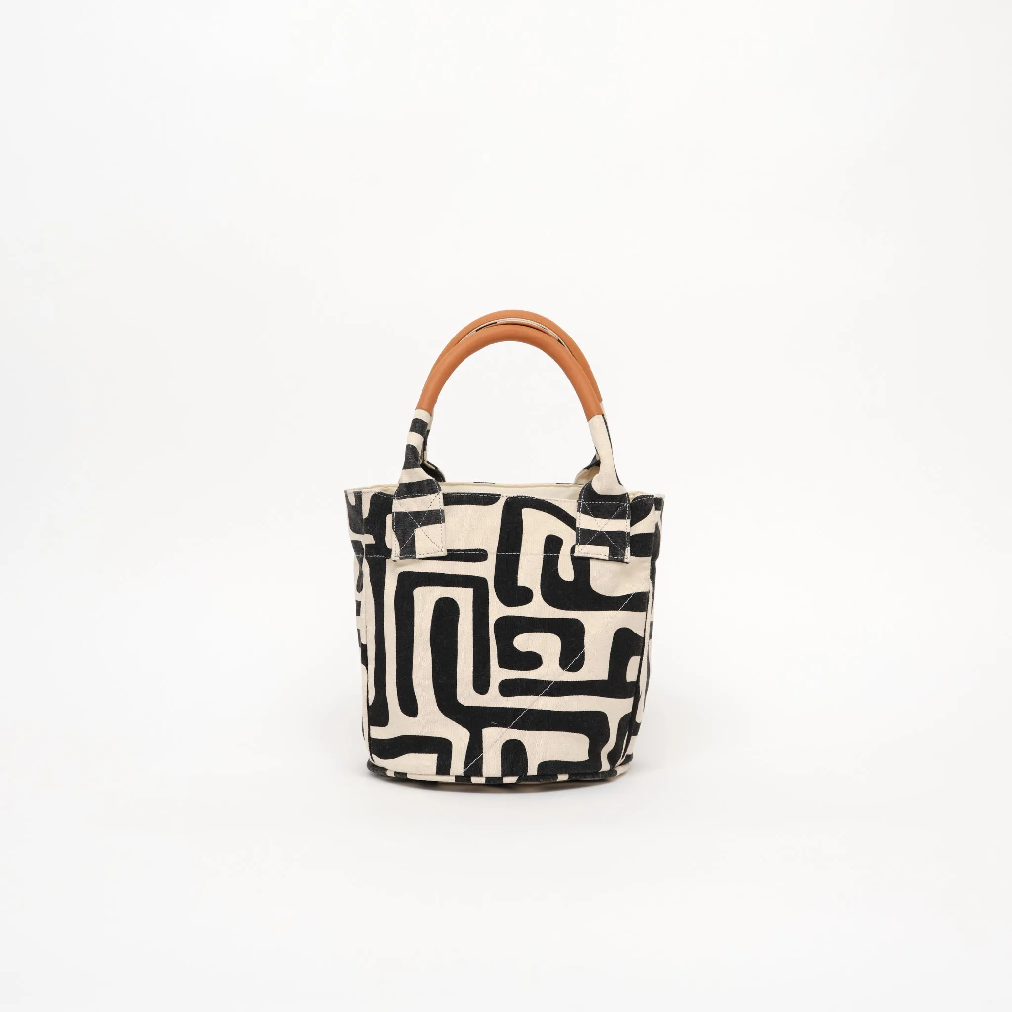 FINAL SALE: Daytripper Bag - Black Kuba