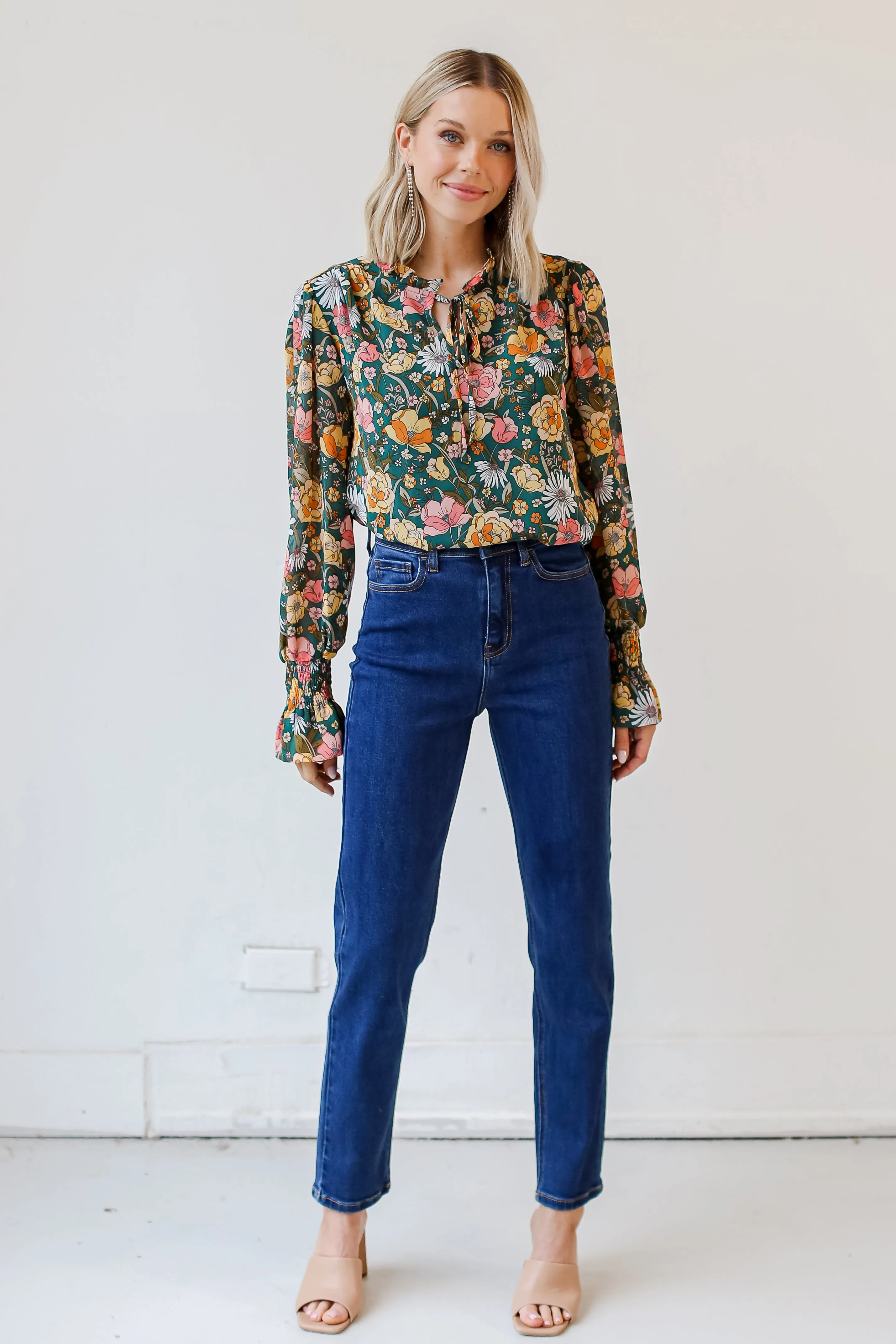 FINAL SALE - Stylish Flair Mom Jeans