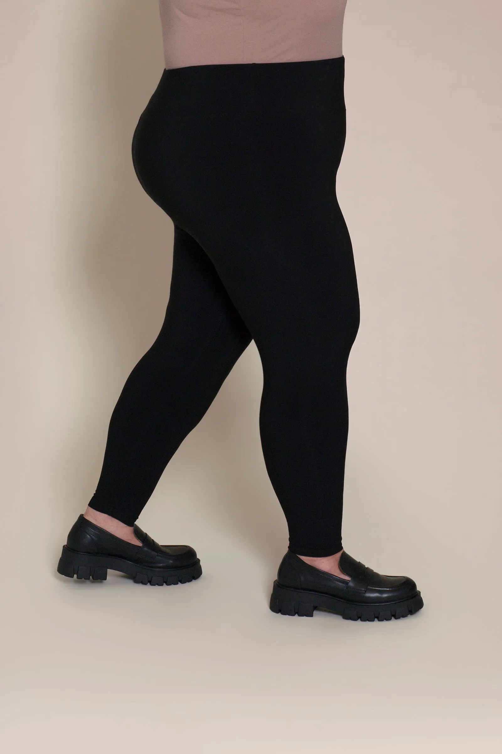 Nu Yoke Legging Plus | Black