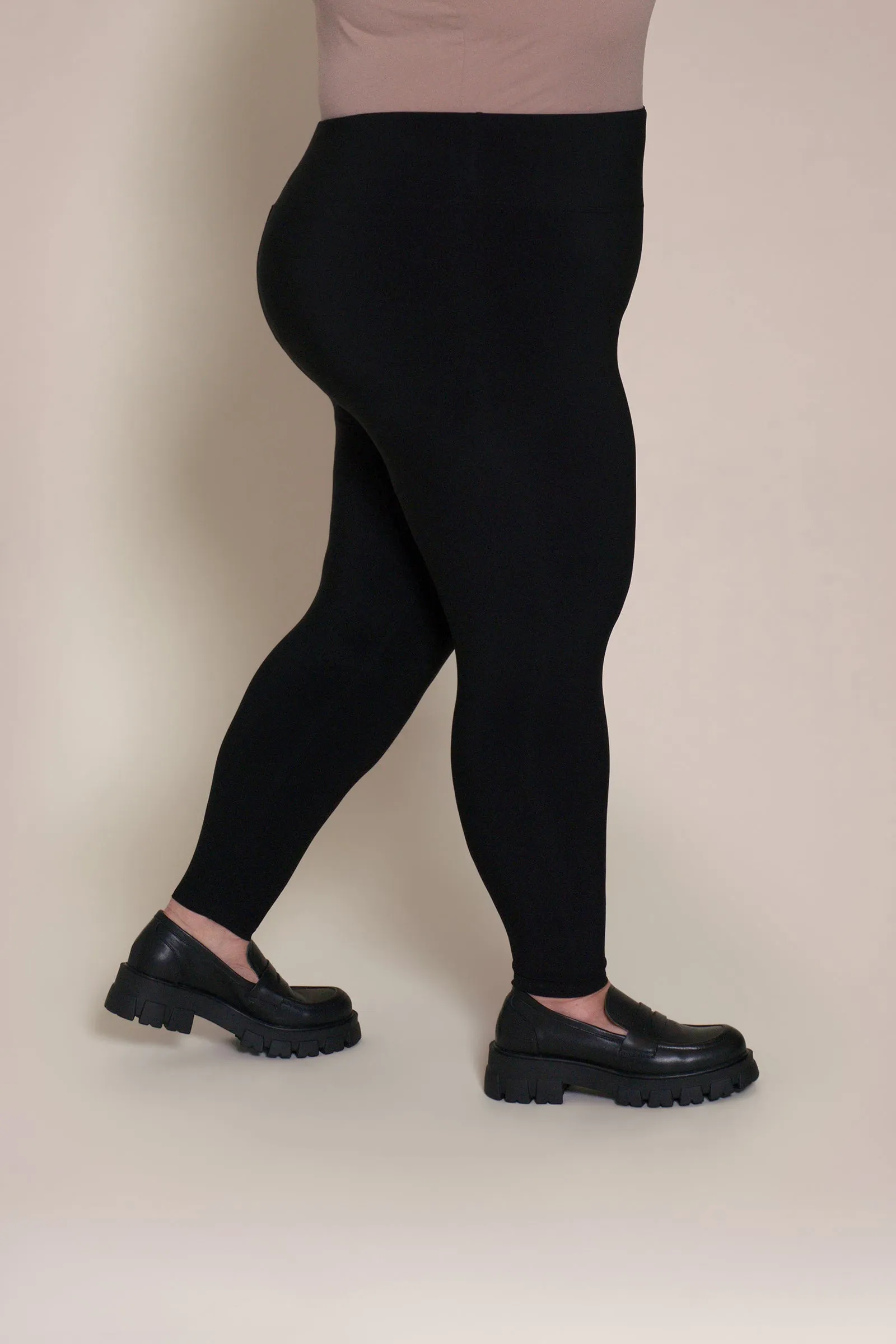 Nu Yoke Legging Plus | Black